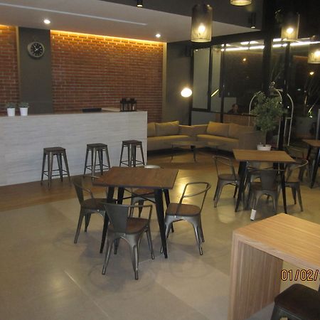 Maxley Hotel At Arjuna Jakarta Ngoại thất bức ảnh