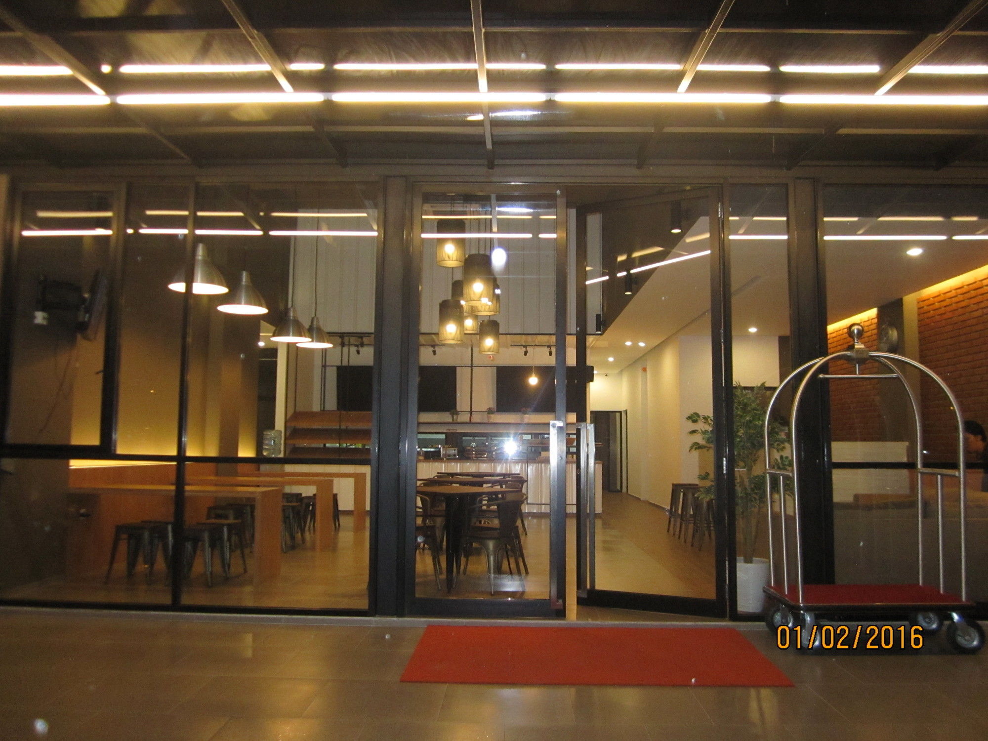 Maxley Hotel At Arjuna Jakarta Ngoại thất bức ảnh
